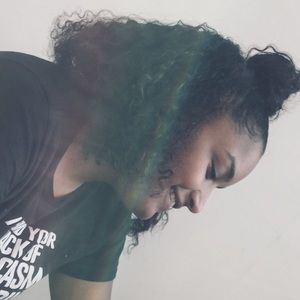 Meet your Posher, Lena